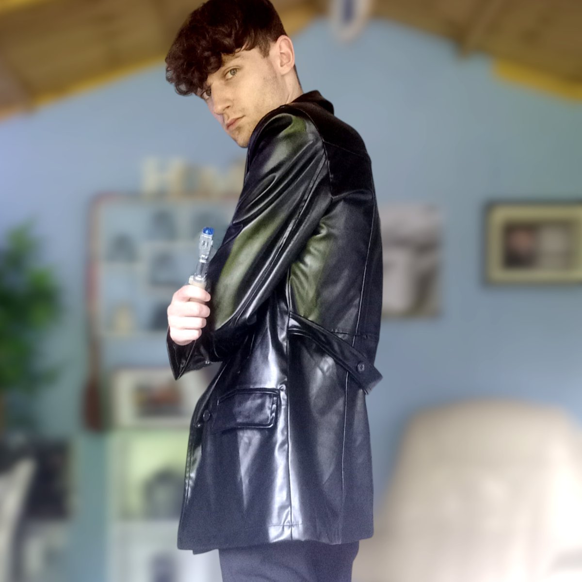 cosdaddycostume's tweet photo. th Doctor Jacket Shaing
.
Cosplayer: @joeo__19(Instagram) ,Follow him❤❤❤
.
Jacket from @cosdaddycostume
#doctorwhonight #doctorwho #cosdaddy https://t.co/nFEs7fsBzj