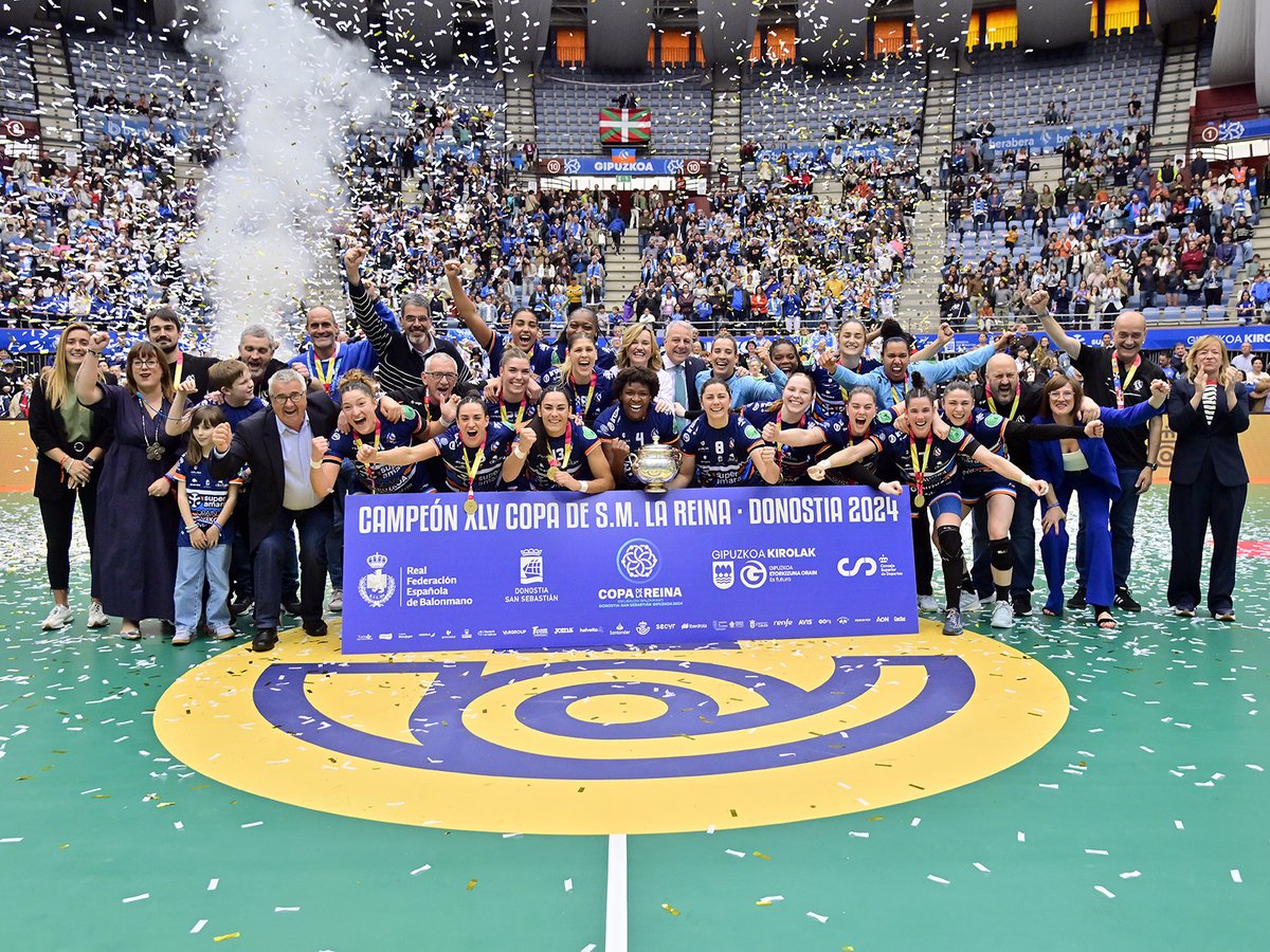 #Handball | El #BeraBera con la figura de #LaGarra, la quilmeña #ElkeKarsten, conquistó por segundo año seguido la #CopaDeLaReina.
.
#SuperCampeona #DeportesEnQuilmes
.
Leé más en: deportesenquilmes.com.ar/spip.php?artic…
.
‼️Ayudanos a seguir informándote: deportesenquilmes.com.ar/masdq