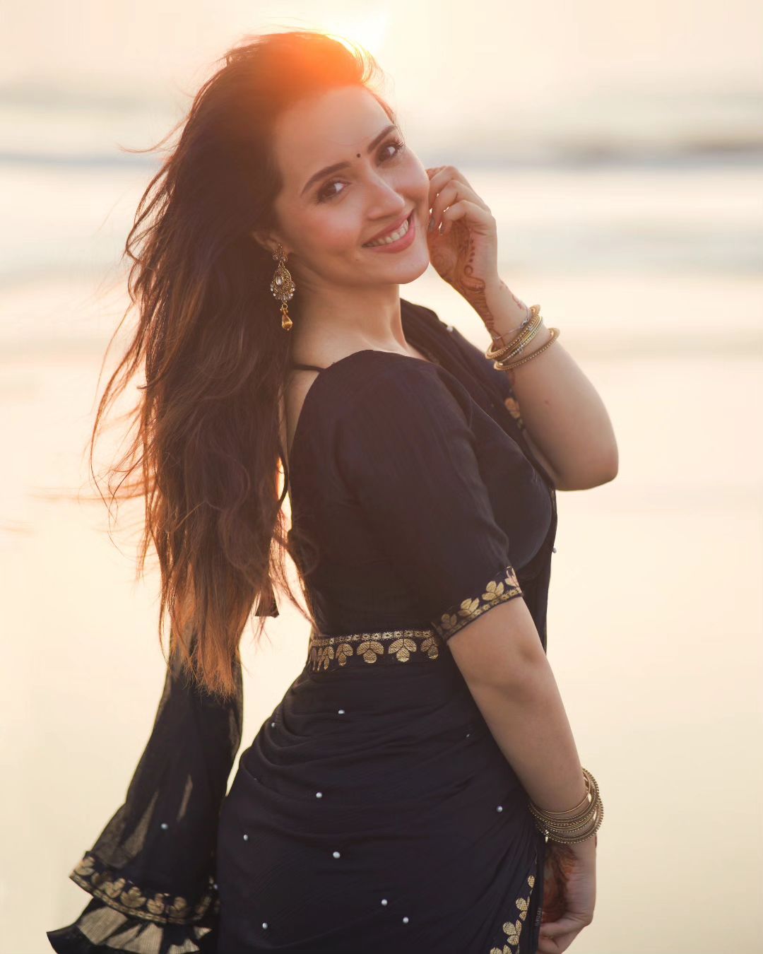 GNqt8TabIAAXQ98?format=jpg&name=large