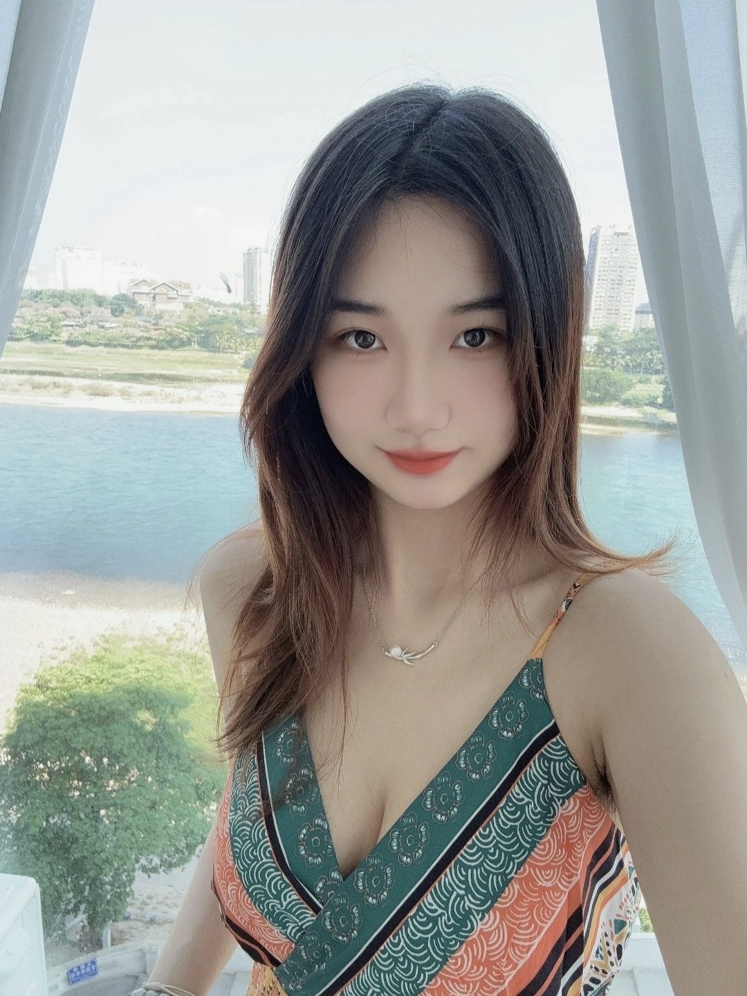 美女腋 