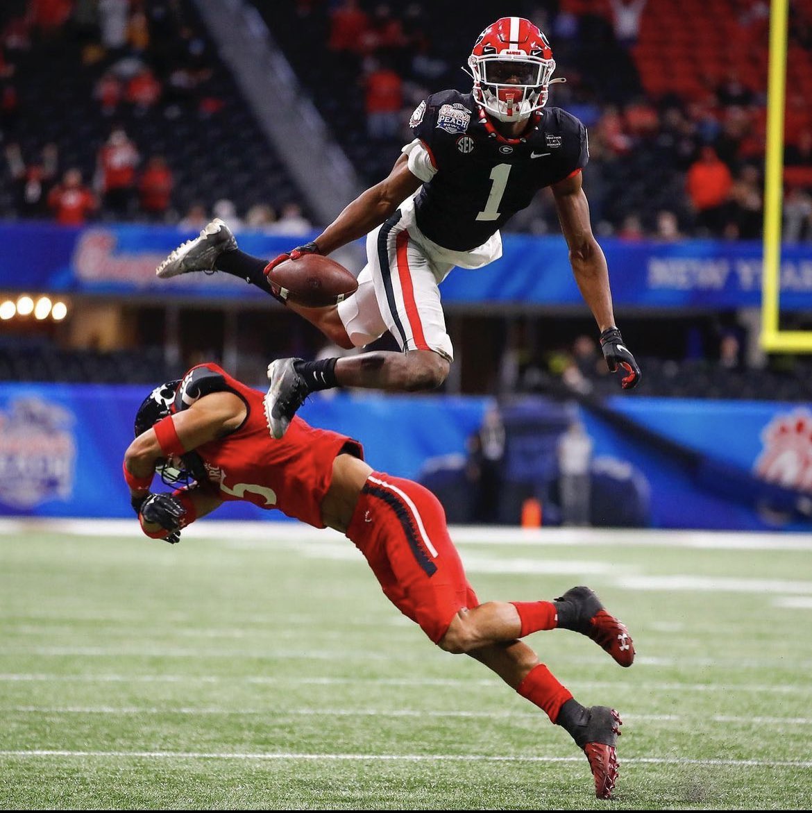 Blessed & Honored to receive an Offer from The University Of Georgia!! #Godawgs @KirbySmartUGA @CoachColey @DHill39 @GregBiggins @BrandonHuffman @ChadSimmons_ @Swiltfong_ @dzoloty @MohrRecruiting @adamgorney @TomLoy247 @Zack_Poff_MP