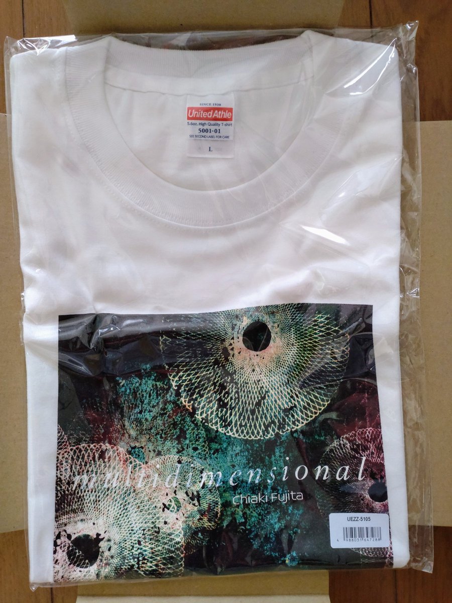 rurunote's tweet image. 千章さんTシャツ来たー❣️
ゆったり着たいのでオーバーサイズにしました🥰
安定のダンボール撮影🤭

#藤田千章
#multidimensional