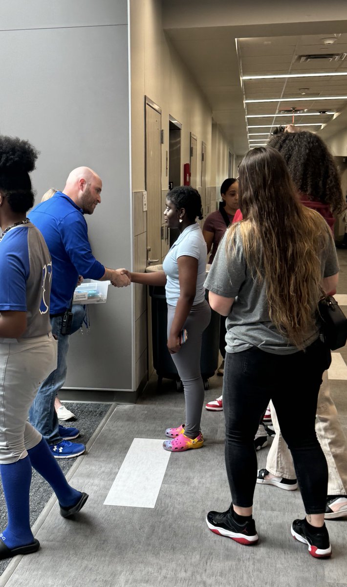 Welcome to Falcon Nation #Classof2028! We loved meeting you and your family this evening at our 9th Grade Center open house.

The future is bright!!!

#trueNorth #educate
@forneyisd @justinwterry @MrJMMood