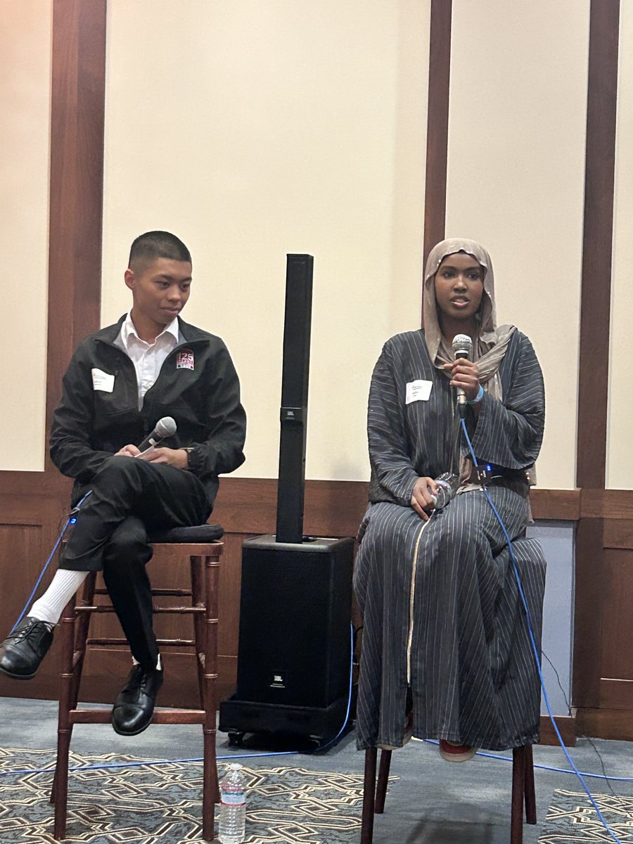 We attended the 'Breaking Down Barriers to College Success' panel, hearing inspiring stories from students supported by the San Diego Foundation. Their experiences highlight the vital role of community support. 🎓✨ #CollegeSuccess #PIQE @sd_fdn