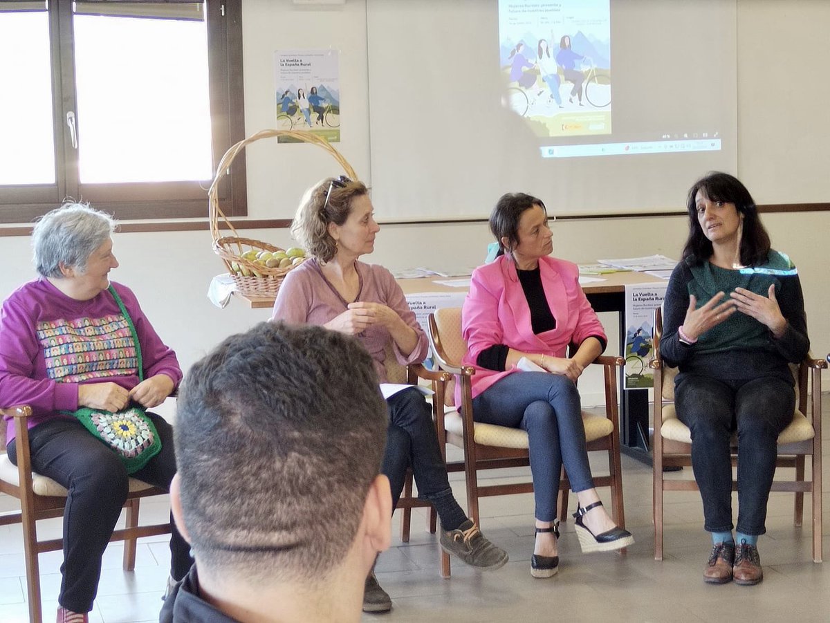 #LaVueltaalaEspañaRural recala hoy en #Nalda (#LaRioja). En la jornada estamos dando a conocer herramientas para mejorar la situación laboral de las #mujeresrurales 💜 El #impactopositivo sobrepasará sus vidas y supondrá también una mejora del bienestar en sus comunidades 🔝