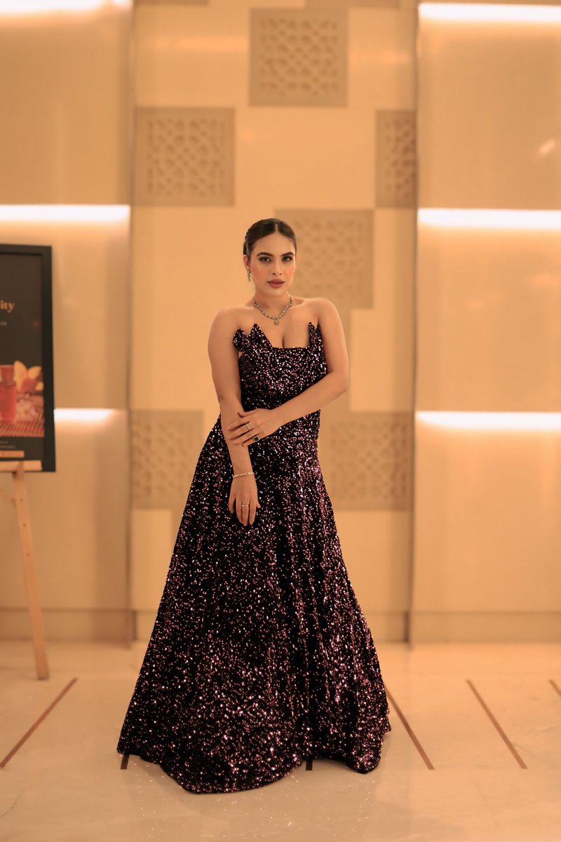 Inspiring Icon Award Night look 🩷🩷 nominated for “Super Woman “ Award 🏆 More pics on Instagram-instagram.com/p/C6_WETEIDgZ/… : #awardnight #awardshow #inspiring #icon #superwoman #redcarpetfashion #redcarpertlook #awards2024 #mumbai #shimmer #gown #nehamalik #fashionstyle
