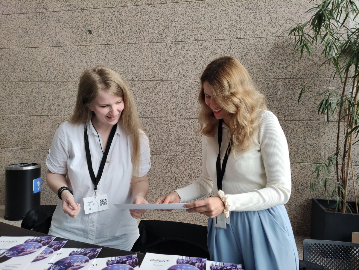 Naše vrijedne @LapisSanja i <a href="/ivadzaga/">Iva Adžaga Ašperger</a> u posljednjim pripremama za 13. Dfest.

Uskoro počinjemo!

#Dfest2024 #digitalizacija #digitalnabaština #ekultura

Foto: NSK