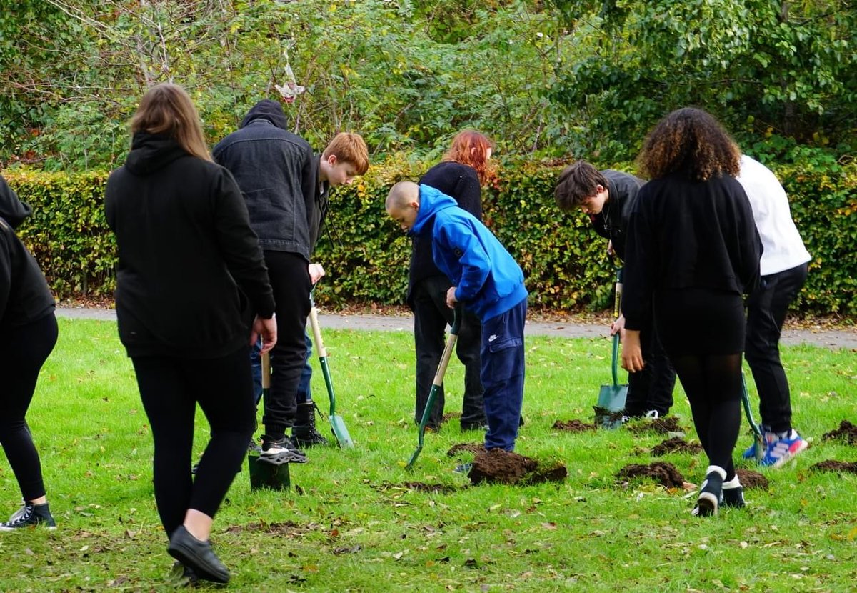 Using local green spaces helps you feel healthier & happier. The more we improve them the better we get! This #GreenHealthWeek apply for a @volunteering_uk #ActionEarth grant & get your community together to #makespacefornature at rb.gy/86erg Funded by @NatureScot