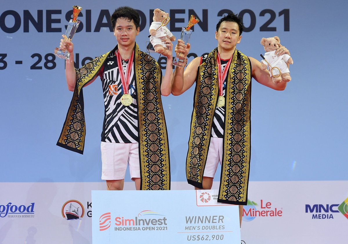 🇮🇩Kevin Sanjaya Sukamuljo:
'Even though we have not managed to get an Olympic and World championship medal, it seems like my time in the world of #badminton has ended here.'

19 #BWFWorldTour🏅
2018 #AsianGames🏆
2020 #ThomasCup🏆
World #1 with Marcus Fernaldi Gideon👉226 weeks🙌