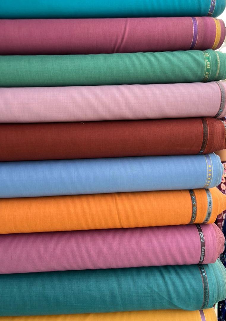 Is it Abaya kind of fabrics you want or men jalabia fabrics ? We have it kindly help repost for more people....we are just Dm away🙏🙏 @nosafk @Uzzyokeke @peng_writer @pagesbydammy