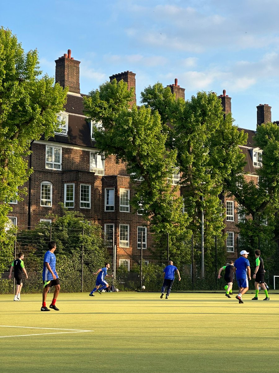Last Thursday evening we had the pleasure of playing a friendly 6 aside football match against Penningtons Manches Cooper law firm at sunny Tabard Gardens. A special shoutout to Penningtons Manches Cooper for organising such a fantastic event and congratulations on your victory.