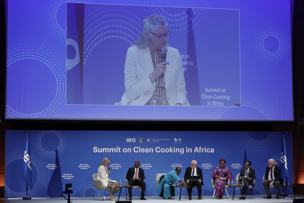 #ICYMI: CCA CEO @DymphnaVDL moderated the #CleanCookingSummit session 'Catalysing Multi-stakeholder Partnerships' with the @IEA, H.E. @SBawumia, @CANIntl, @CEEWIndia's @GhoshArunabha, @MalawiGovt, and more. 📺 Watch the event recording: ow.ly/GXyb50RHBEq