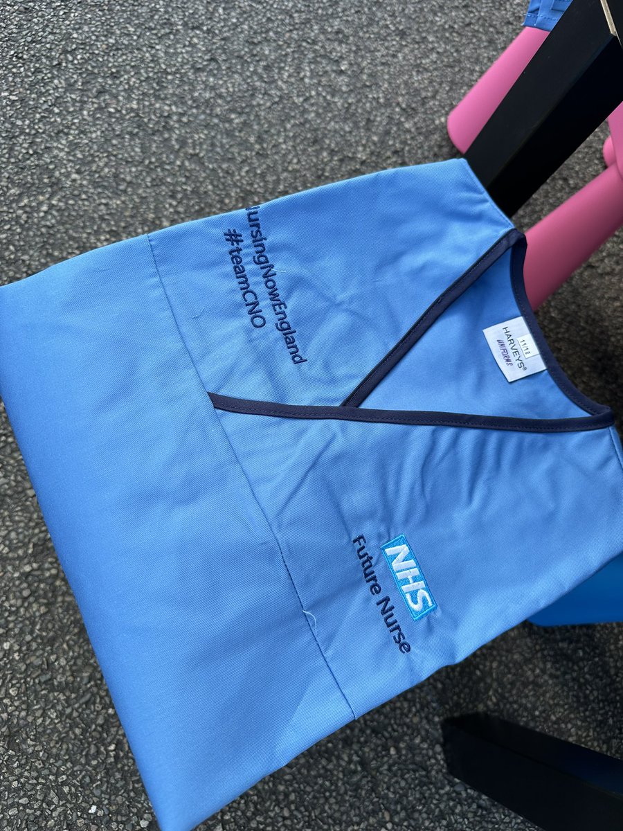 finola_ellis's tweet image. Mini scrubs, colouring books and books set up for little ones!💙🌈 #DevonCountyShow @DPT_Jobs @DevonCC @DevonCountyShow