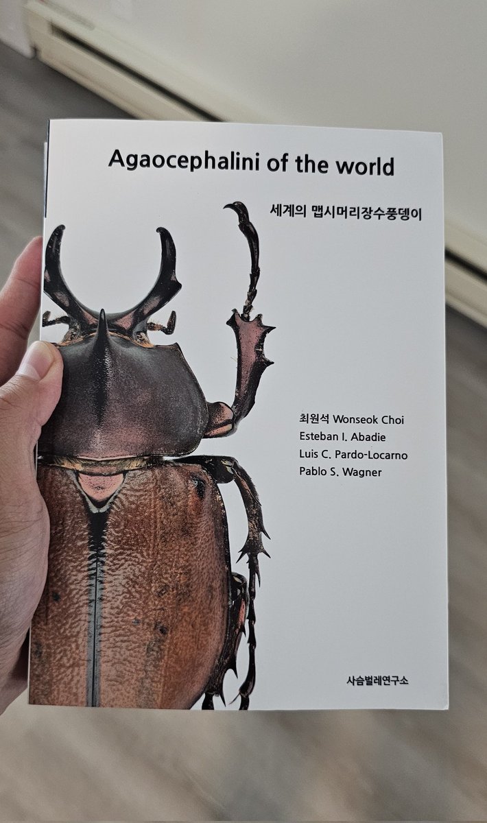 世界のヒナカブト図鑑

知人のChoiさんが執筆して発売された事はもうご存じでしたが、運悪くタイミングが合わなくて購入が出来ませんでした…

発売から数ヶ月後、やっとフォロワーさんのお陰で手に入れました！！
本当にありがとうございます🥹🥹