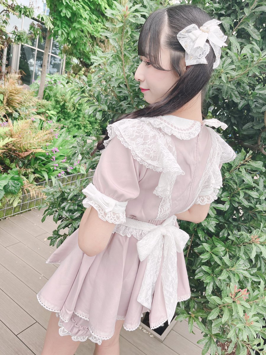 ㅤㅤㅤㅤ 　　　　　　-- 𝐍𝐞𝐰 𝐀𝐫𝐫𝐢𝐯𝐚𝐥 -- #ボリュームフレアメイドライクセットアップ ¥15,180( taxin ) / BL,PI,BK ㅤ エプロン風のレース装飾がかわいい🔅 映え確定のセットアップをご紹介っ ハートのBAGを組み合わせて 思いっきり甘めなスタイルに♬ SHIBUYA109 ❤︎ 03-3477-5155 ㅤ