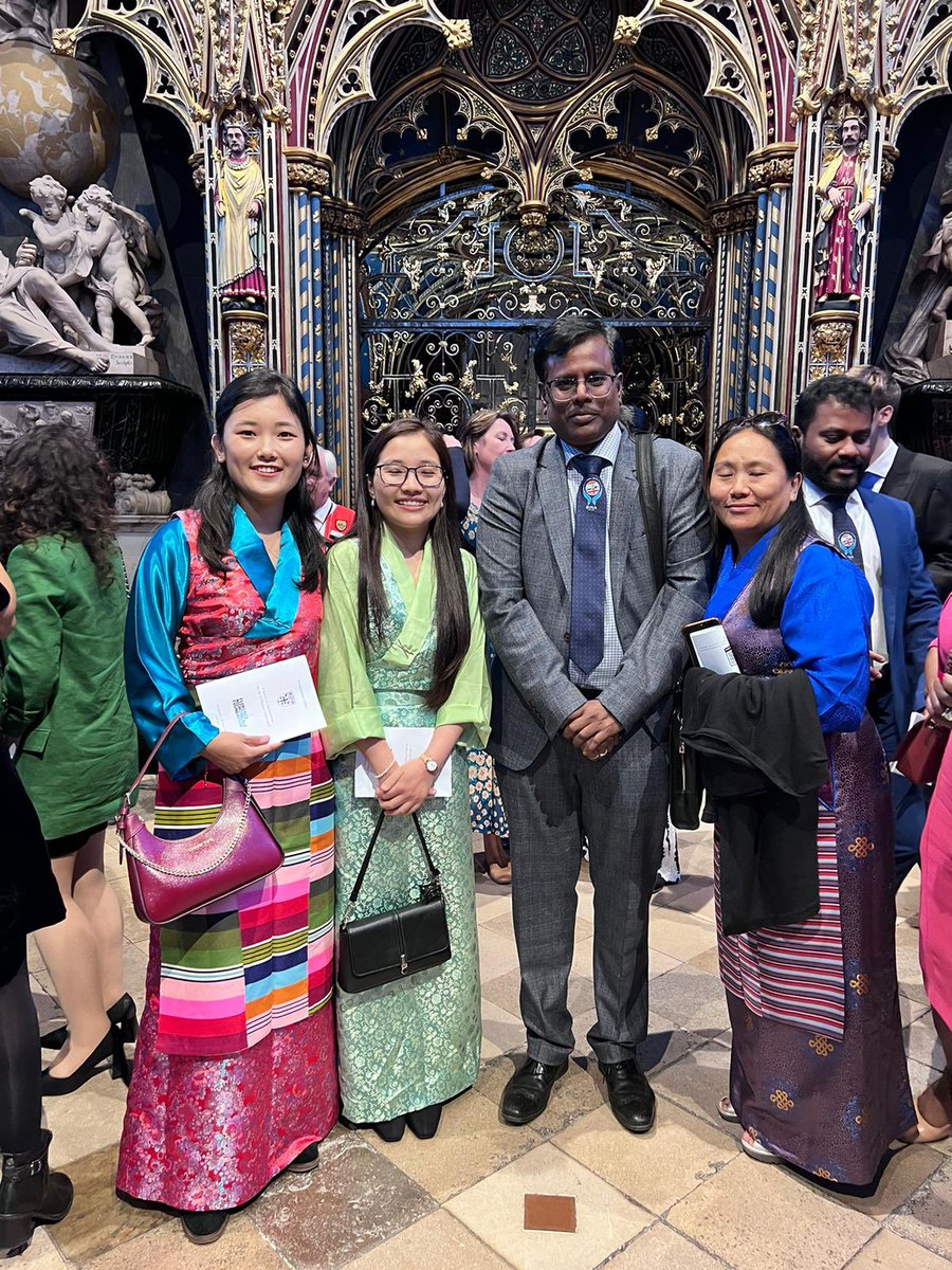 such a joy to meet the office bearers of @uktibetannurses office bearers Pema, tanzan in the @FNightingaleF commemoration service yesterday.