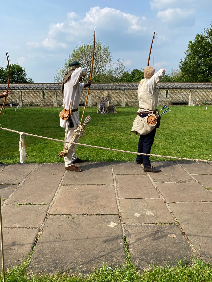 Wonderful wedding of a dear friend at the weekend. They laid on a medieval archery display for the guests! Fascinating talk by the groom and others on armour &archery. Tried to pull back the bowstring of one of the big bows. You need incredible strength! #experimentalarchaeology