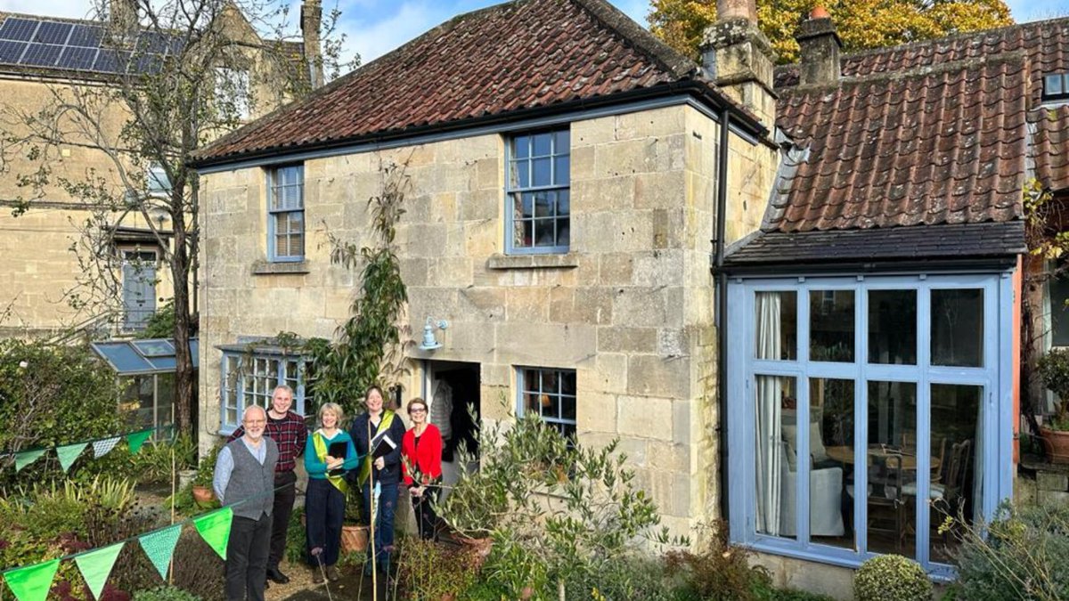 🏡 Green Open Homes Bath returns.   Organisers are looking for people to open their doors to visitors and demonstrate how they've made their home more energy efficient. 12 to 13 October 2024. Find out more and register your interest: greenopenhomesbanes.org