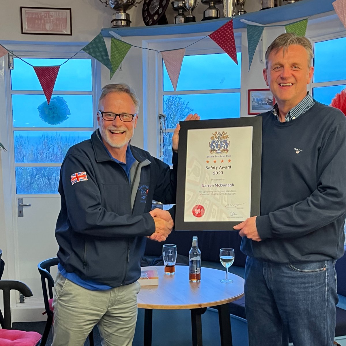 Congratulations to Darren McDonagh of Worthing BSAC, who this week was presented with the BSAC Safety Award for the use of diving skills to save a life in a non-diving setting. Thank you for your quick actions, Darren, we are lucky to have you as part of the BSAC community!
