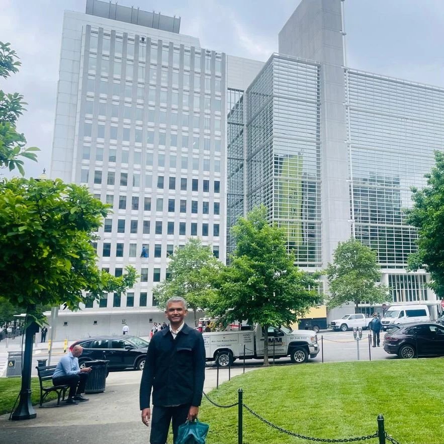 Honorable Revenue Minister of Karnataka @krishnabgowda Representing Karnataka at the @WorldBank Land Conference. He is Thrilled to be a speaker and meeting global experts on Sustainable Development, Drought risk resilience and flood mitigation.

#Karnataka #WorldBank