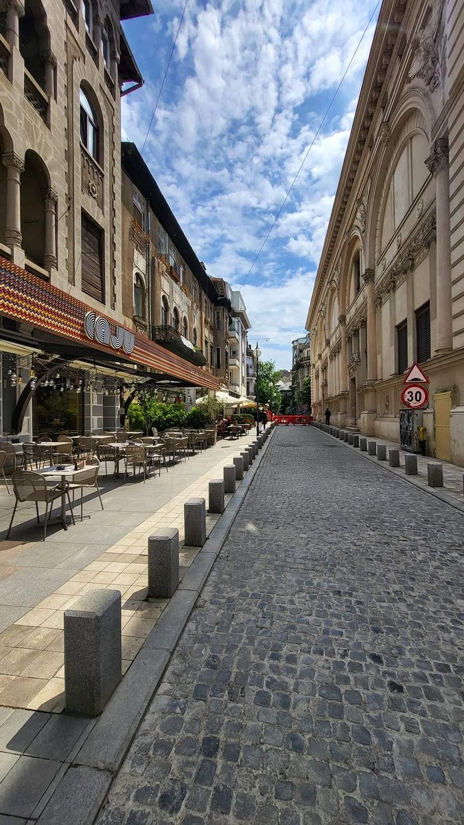 Strada Nicolae Golescu, una dintre cele mai frumoase din #București 
©️ Sweet Bucharest 
#TraveltoRomânia