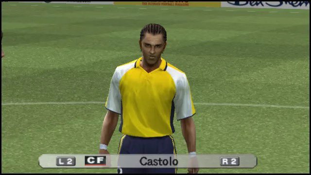 Bof, Je pense à Castolo dans PES6 ! Vraiment la légende qu'il pense être