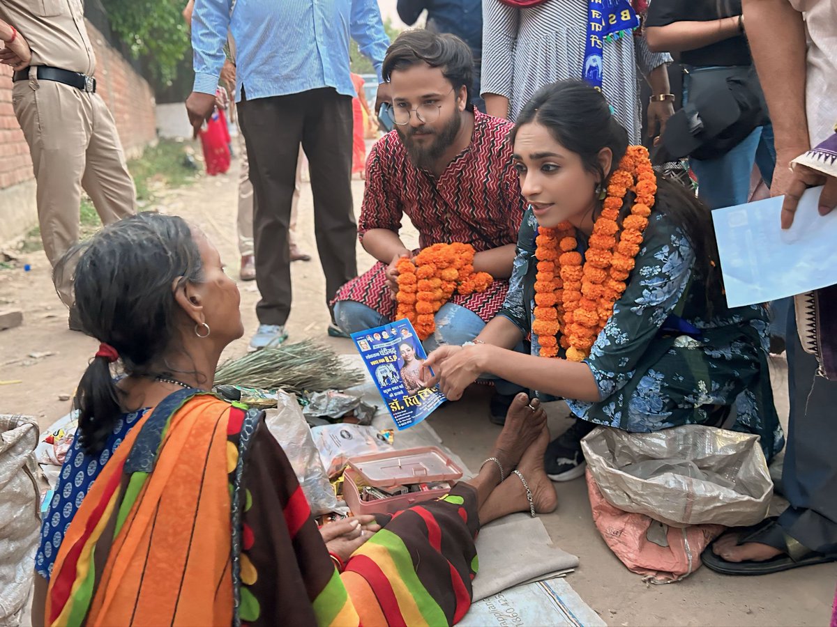 DrRituSingh_'s tweet photo. Door to door 🐘🐘🐘 #voteforchange #voteforbsp #votefordrritu 
📍Chandigarh https://t.co/V75bCxwcPq
