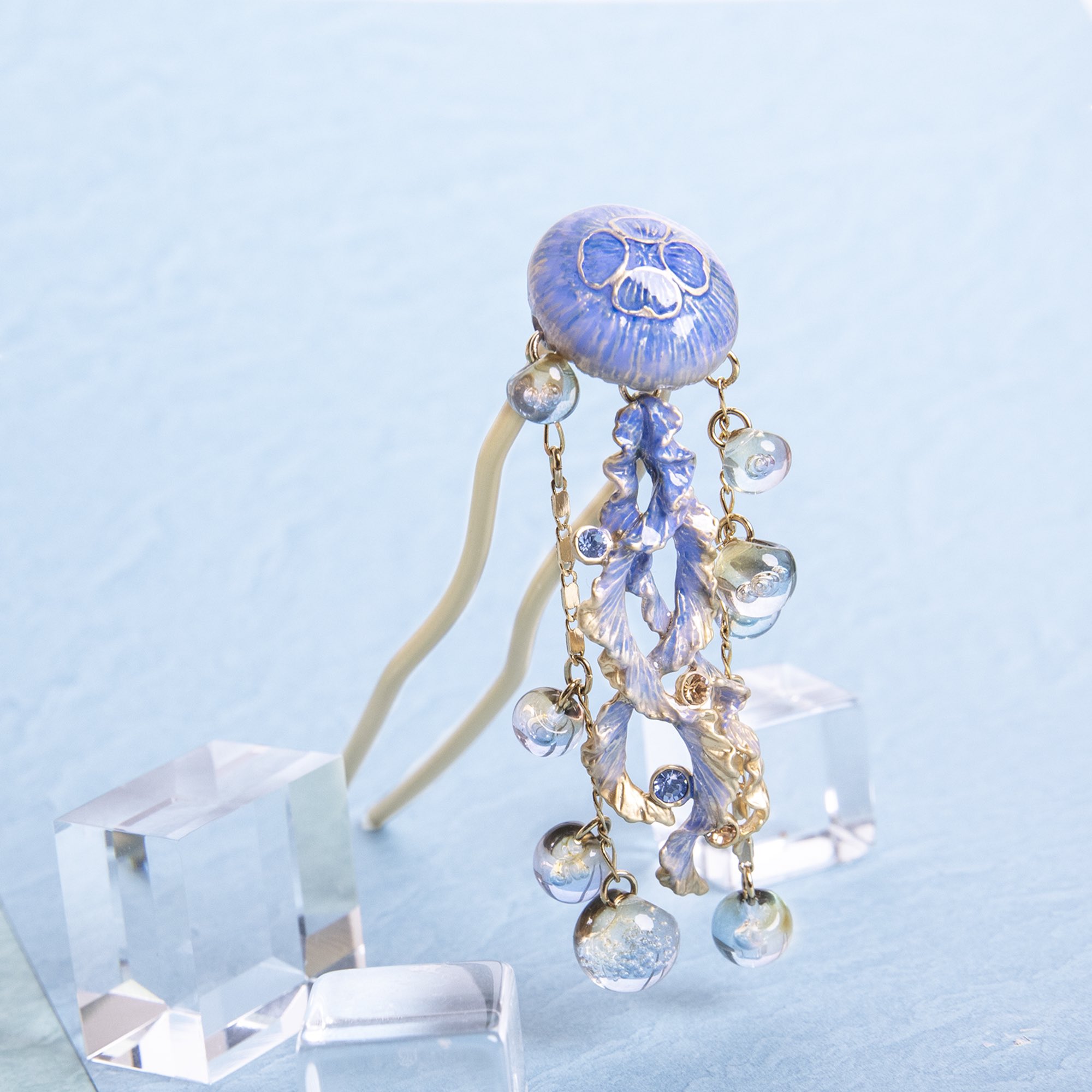 銀かんざし　花と波の模様 オリジナル箱入り 銀かんざし 花と波の模様 オリジナル箱入り 銀かんざし 花と波の模様