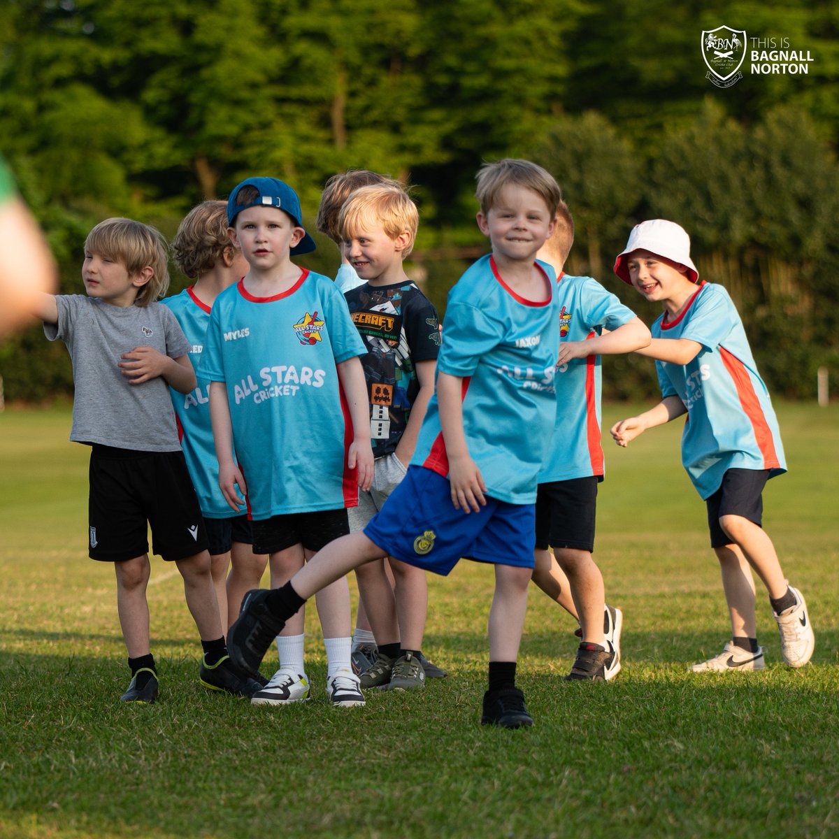 📣 Calling all young cricket enthusiasts and aspiring players!

Junior training is continuing this Friday at Potteries Fuels Park from 6pm!🏏🎉

Food available🍔
Bar open🍺

#bagnallnorton