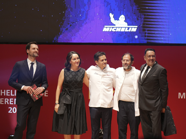 @MichelinMex reconoce a lo mejor de la gastronomía en México.
#Entérate aquí de quienes fueron los galardonados:
conapetito.com/las-estrellas-…
#guiamichelin2024 #MichelinMexico  #gastronomiamexicana #estrellasmichelin #Pujol #enriqueolvera #quintonil #jorgevallejo #dosestrellas