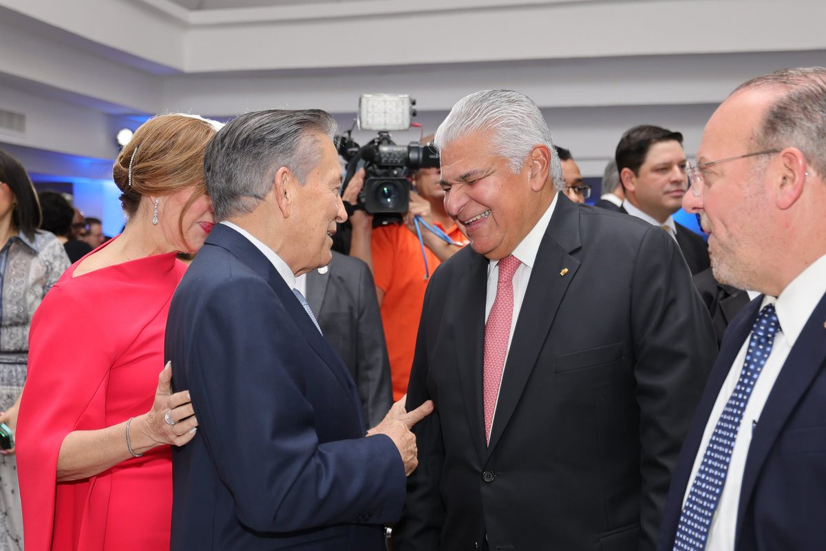 Acompañando este miércoles a <a href="/JoseRaulMulino/">José Raúl Mulino</a> , como pte electo a la toma de posesión de la nueva Junta Directiva de la Cámara de Comercio Industrias y Agricultura 
!Felicidades!