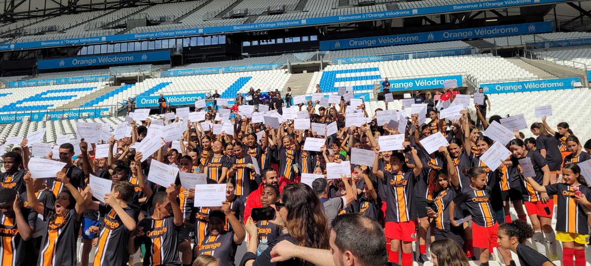 GiroSigrid's tweet image. En tant qu&apos;ambassadrice d&apos;Orange, hier, j&apos;ai participé à Marseille à l&apos;événement &quot;Good Connections&quot;. Orange s&apos;engage contre le cyberharcèlement et l&apos;inclusion pour construire ensemble un monde numérique plus sûr !🤝 #GoodConnections #Paris2024 @Orange @TrayssacT @christiane_tran