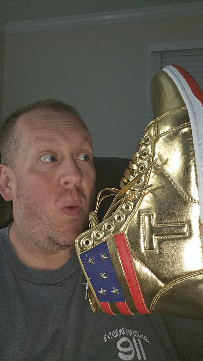 GarKeith's tweet image. New sneaks.