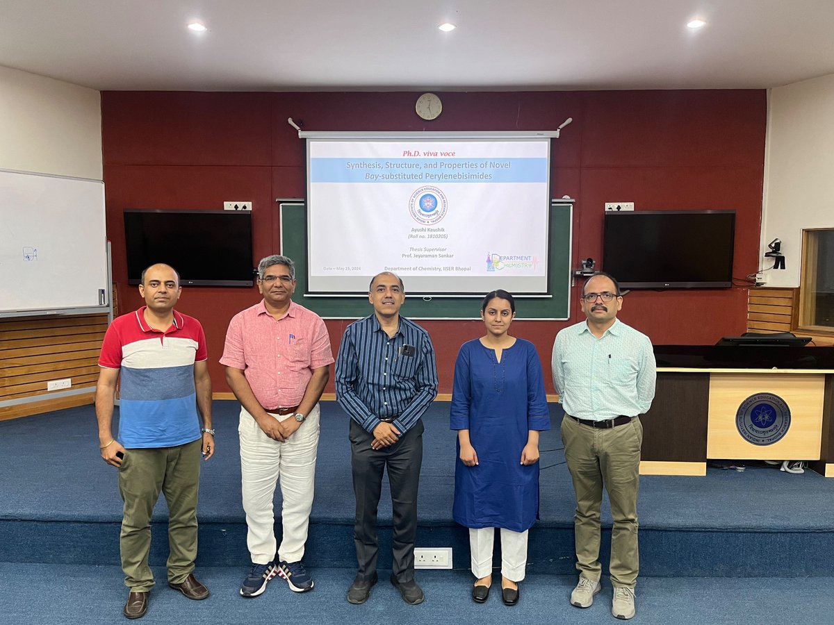 Tenth student <a href="/AyushiKaushik10/">Ayushi Kaushik</a> of our group graduated. We appreciate her hard work and perseverance and wish her the best for her future endeavours. Thanks to the examiners <a href="/SupraMater/">Pritam.JNU</a> <a href="/organochalcogen/">Organochalcogen Lab</a> @CCCL_Chopra and Vimlesh Kumar, biology. <a href="/chm_iiserb/">Dept of Chemistry, IISER Bhopal</a> <a href="/iiserbhopal/">IISER Bhopal</a>