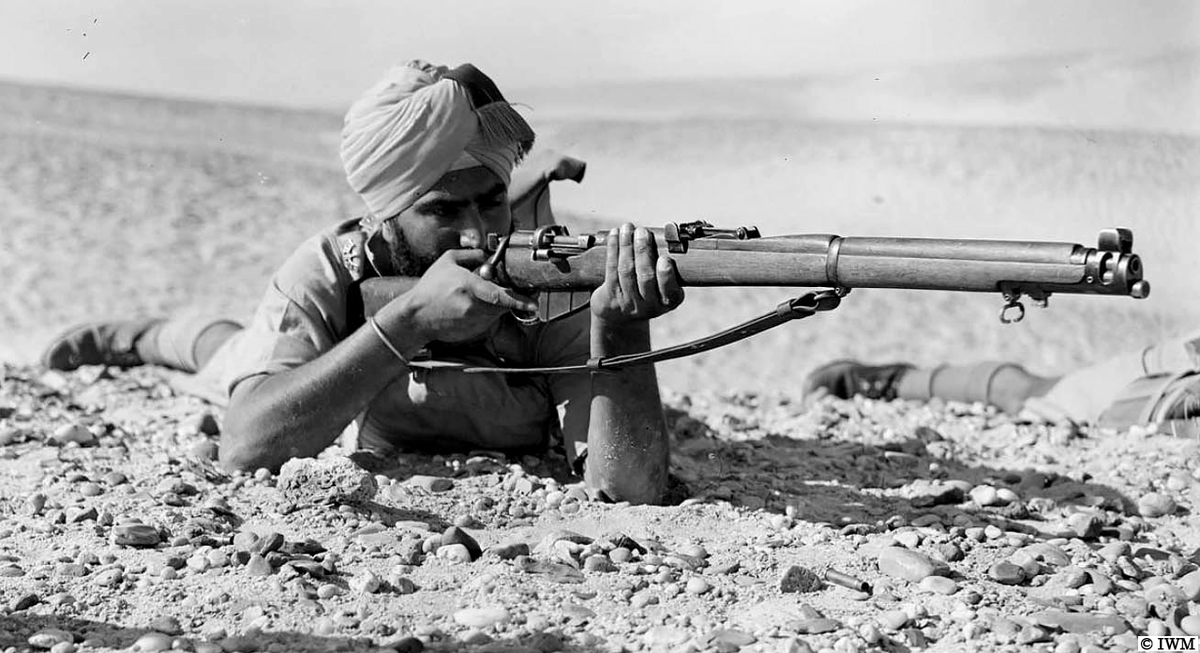 #OTD in 1940, Egypt. An Indian rifleman with a SMLE (Short Magazine Lee-Enfield) Mark III. #WW2 #HISTORY