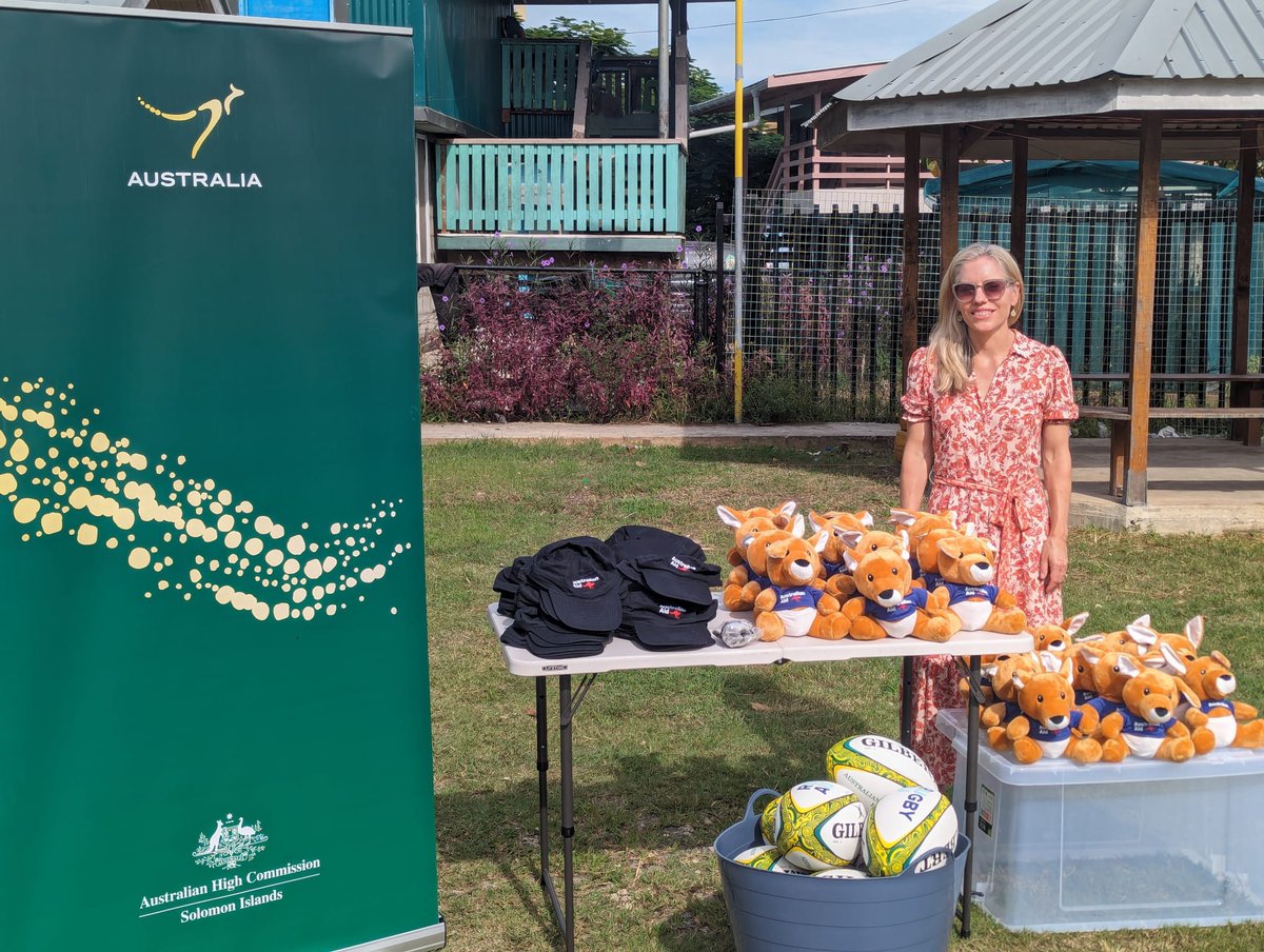 To celebrate Mothers Day this year the Australian High Commission sponsored @paoa_fm trade show and netball tournament 🌸🌼🌹 💝 Thank you to all the Mums 💝 #SIAusPartnership 🇸🇧🇦🇺 Fighting violence against women. fb.watch/s3ZPOY1uqt/