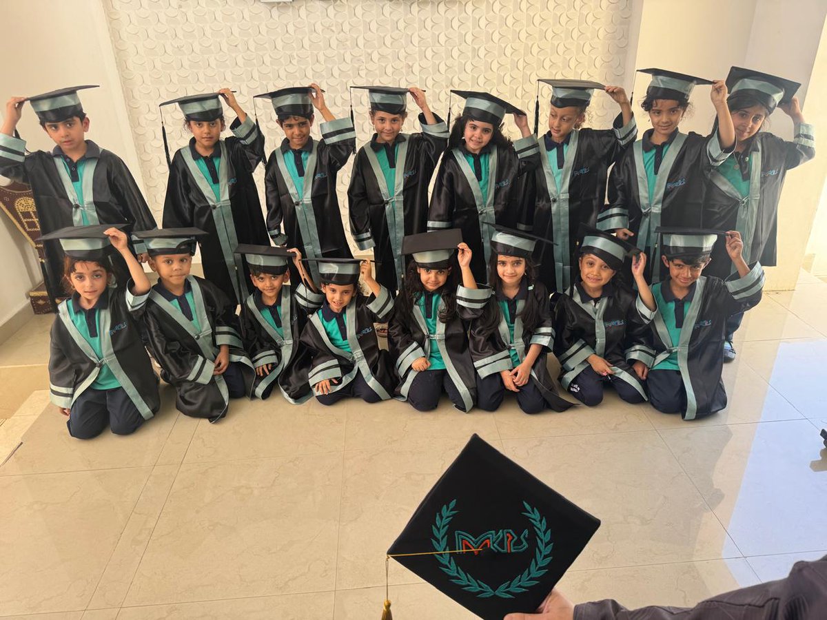 خريجين  مدرسة المعرفة الحديثة الخاصة صف التمهيدي