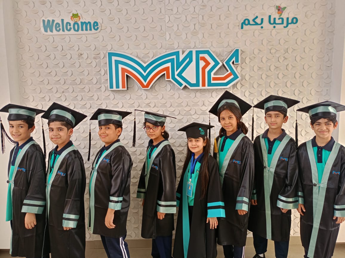 خريجين مدرسة المعرفة الحديثة الخاصةلعام ٢٠٢٤ تتشرف بكم مدرستكم