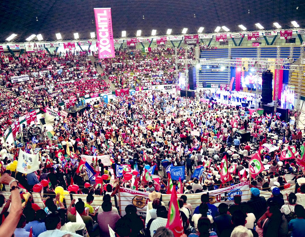 Casa llena en Orizaba, Veracruz

¡Gracias! 🤞🏻🩷

#XóchitlPresidenta 🇲🇽