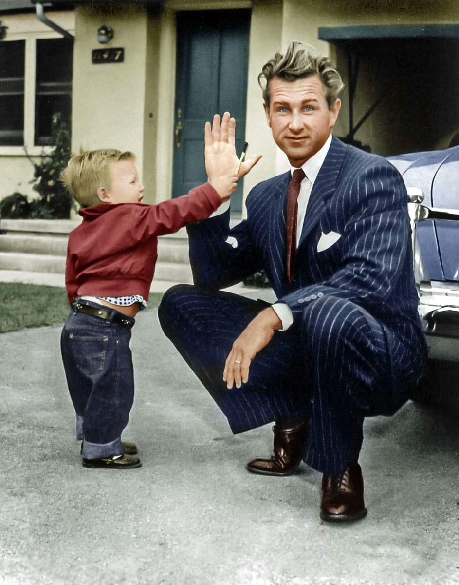 Lloyd Bridges with his son Jeff Bridges, 1951.