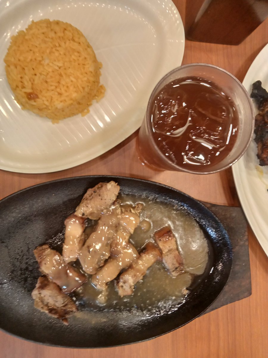 Just had my best lunch at @MangInasalPH with my first try of Sizzling Liempo with Mushroom Gravy and Java Rice, a worth try for all Liempo lovers like me and my rate is 5/5 indeed #MangInasal