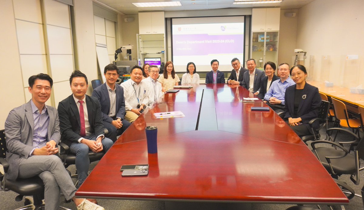 We are thrilled to have our new #Dean of @CUHKMedicine @pwychiu visit our small (but very productive! 🤗) Department of #ClinicalOncology @CUHKofficial to discuss future strategic directions and plans. @TonyMok9 #AnthonyChan #WinnieYeo #BrigetteMa #StephenChan @mollylisc
