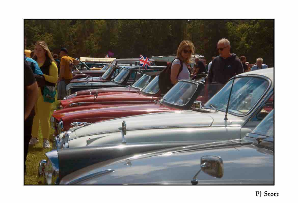 This weekend we have the North West Casual Classic Car Club visiting us! 🚗 We will be open from 9.30-4.30 over the weekend so come down, enjoy a bite to eat in our coffee shop & see some wonderful classic cars on display 😃 #AndertonBoatLift #ClassicCars #CanalRiverTrust