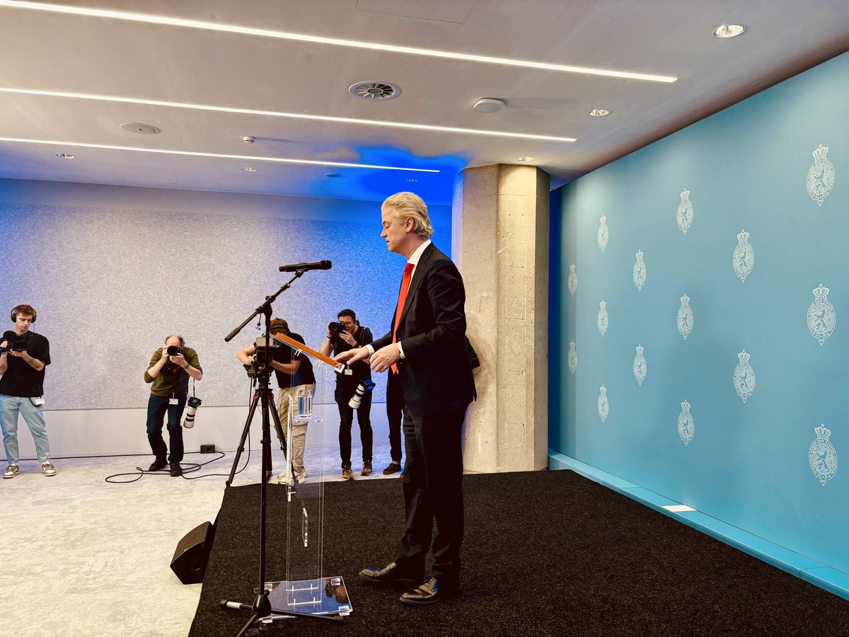 Ontzettend trots op deze fantastische prestatie van de #PVV en onze partijleider. 

Een tsunami van enthousiasme overspoelt Nederland, het regent positieve reacties en dat geeft de burger moed.

#formatie