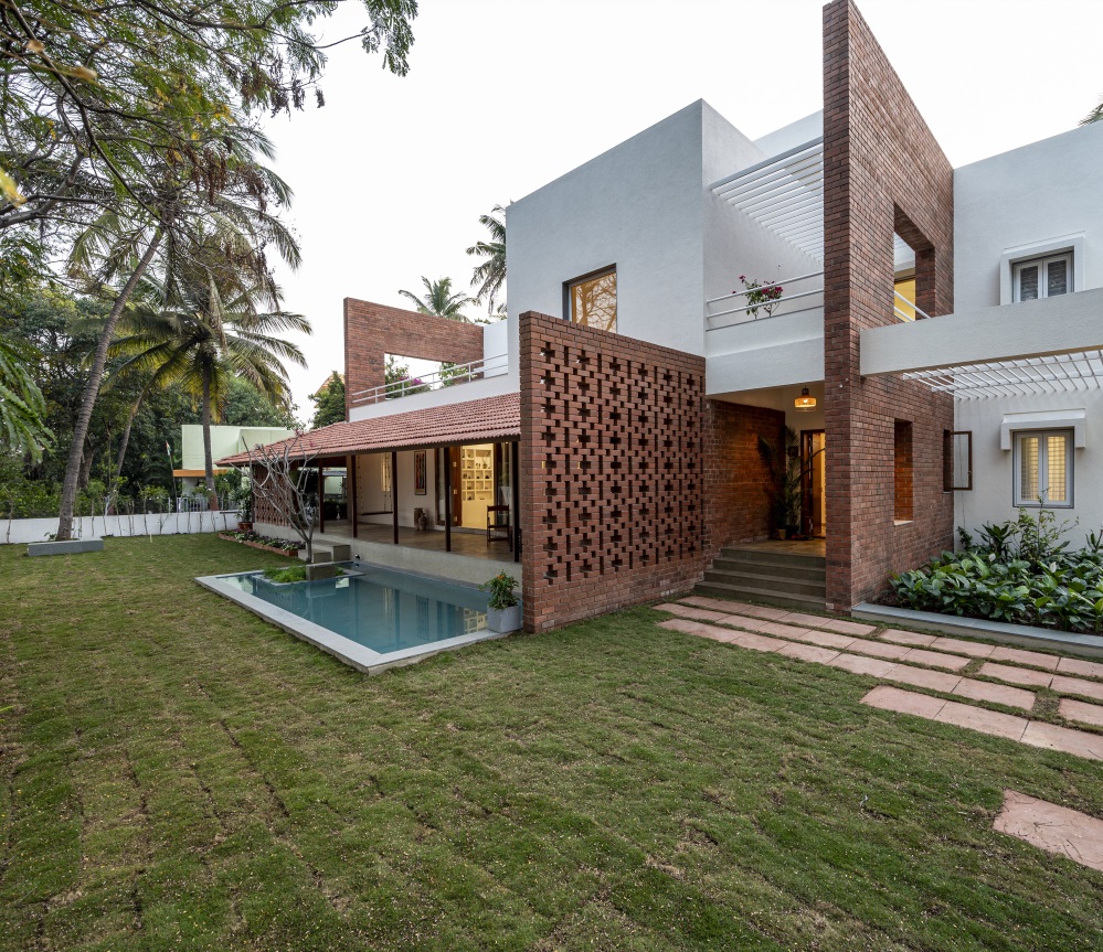 Viraam Residence | Silhouette Architects and Designers | Pune 

Full Project
bit.ly/3QPvQzU via @Interiorlover1 
.
.
.
#interiorlover.in
#architectural #interiordesign #architecture #exterior #interior #homedecor #homeinterior #homedesign #furniture #artwork #photoart