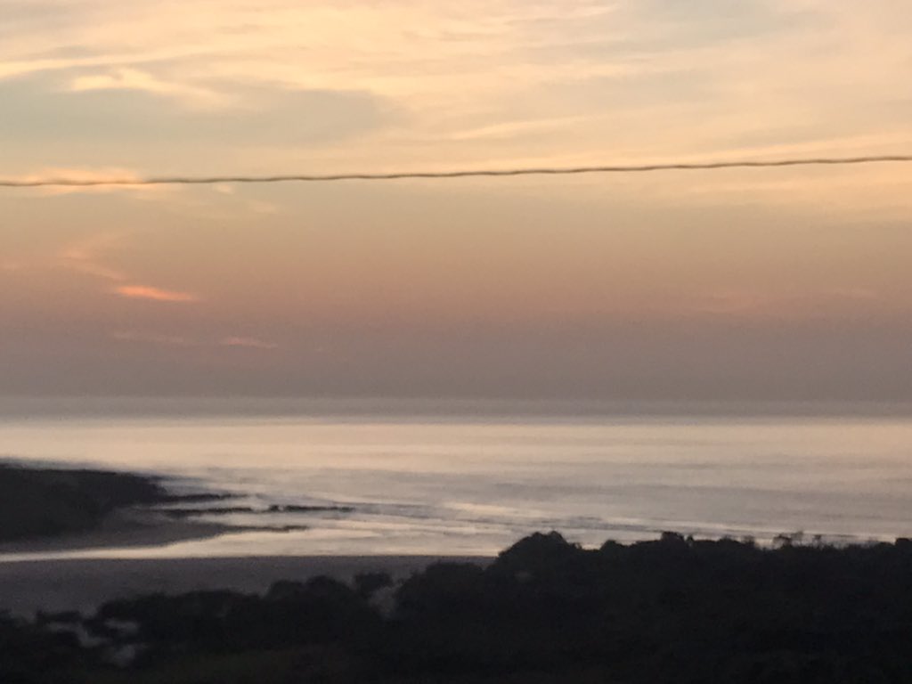 Thursday early morning views. #wildcoast #transkei
#accommodation #petfriendly #freewifi #surf #fishing #kayaking #adventure #hiking #beachlife #surfing  #dinewithus #workremotely #footprintsbar 
@SportswaveAndre
#StrongerTogether