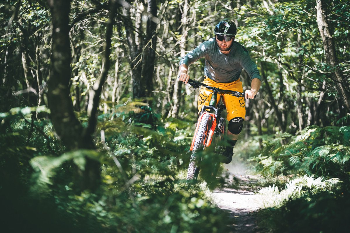 bikestocks's tweet photo. 🔥Descubre la Merida Big Trail 600, diseñada para los amantes del trail más exigentes con su diseño innovador y prestaciones de alto rendimiento. 
⚡¿Estás listo para llevarte tu experiencia en el trail al siguiente nivel?
 .
.
👉https://t.co/TvVUO84UkB https://t.co/pniZDvFo2q