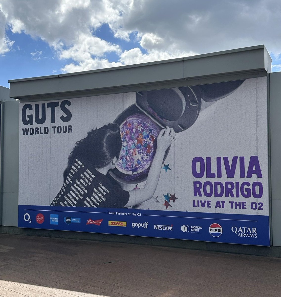 Great to see @TheO2 all decked out ready for @oliviarodrigo 💜 #GUTSWorldTour #OliviaRodrigo #OliviaRodrigoLondon