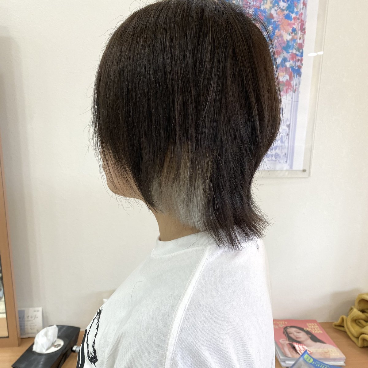 HairViho's tweet photo. 隠せるインナーカラー✨️
この長さでも後ろで結べば隠せるんです( ˇωˇ )
インナー入れたいけど職場や学校でNGの方、気軽に相談してくださいね👌🏻

 #高知大
 #高知市美容室
 #インナーカラー
 #隠せるインナーカラー 
 #春から高知大
 #ヘアカラー https://t.co/oVBvrWZsgL