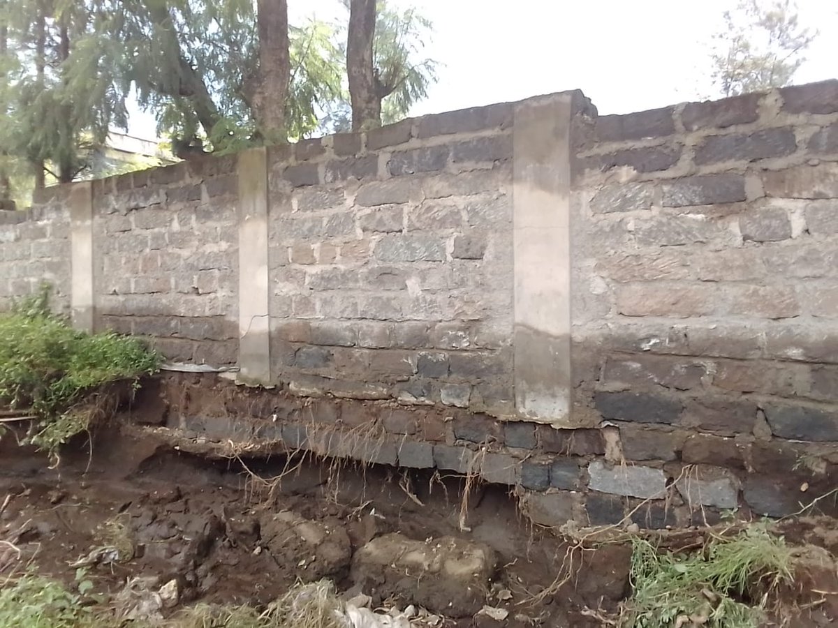 Can I surprise you people? There are no columns in that boundary wall, imagine, just imagine!
📸 C. Nyakundi.
